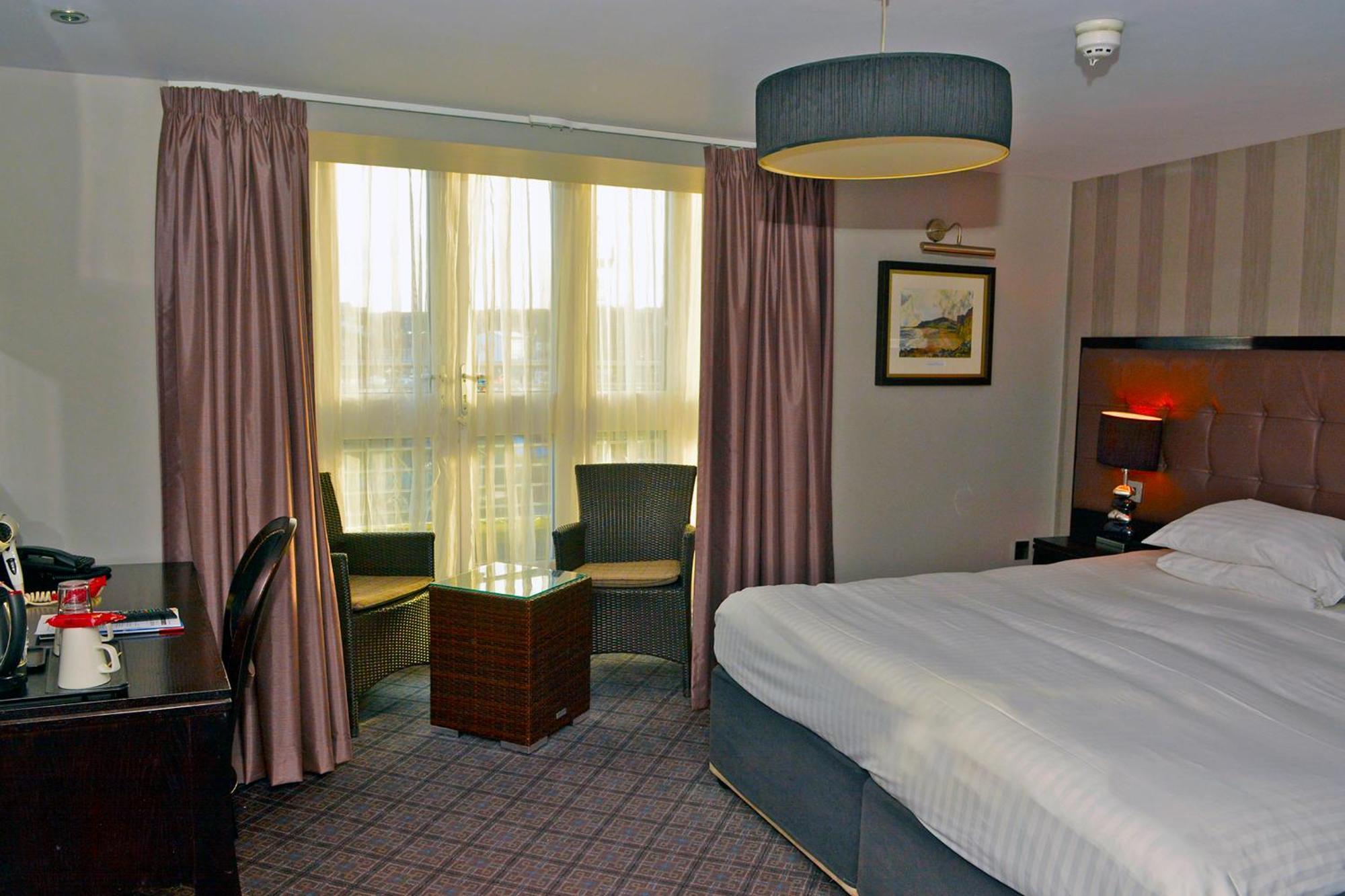 The Angel Hotel Wetherspoon Γουίτμπι Εξωτερικό φωτογραφία