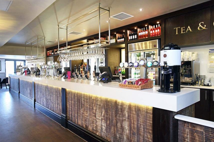 The Angel Hotel Wetherspoon Γουίτμπι Εξωτερικό φωτογραφία
