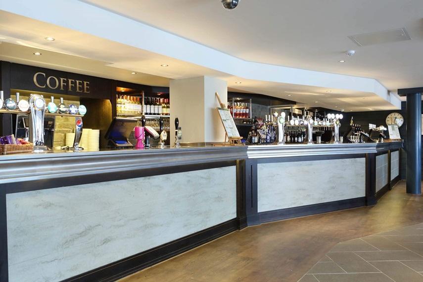 The Angel Hotel Wetherspoon Γουίτμπι Εξωτερικό φωτογραφία