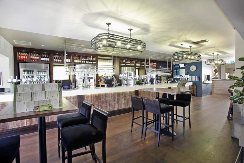 The Angel Hotel Wetherspoon Γουίτμπι Εξωτερικό φωτογραφία