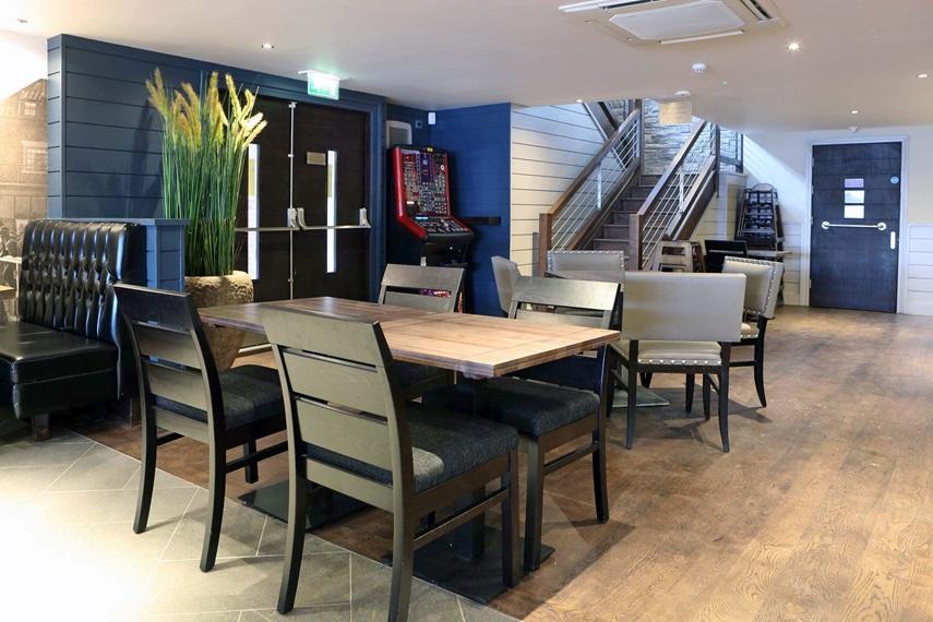 The Angel Hotel Wetherspoon Γουίτμπι Εξωτερικό φωτογραφία