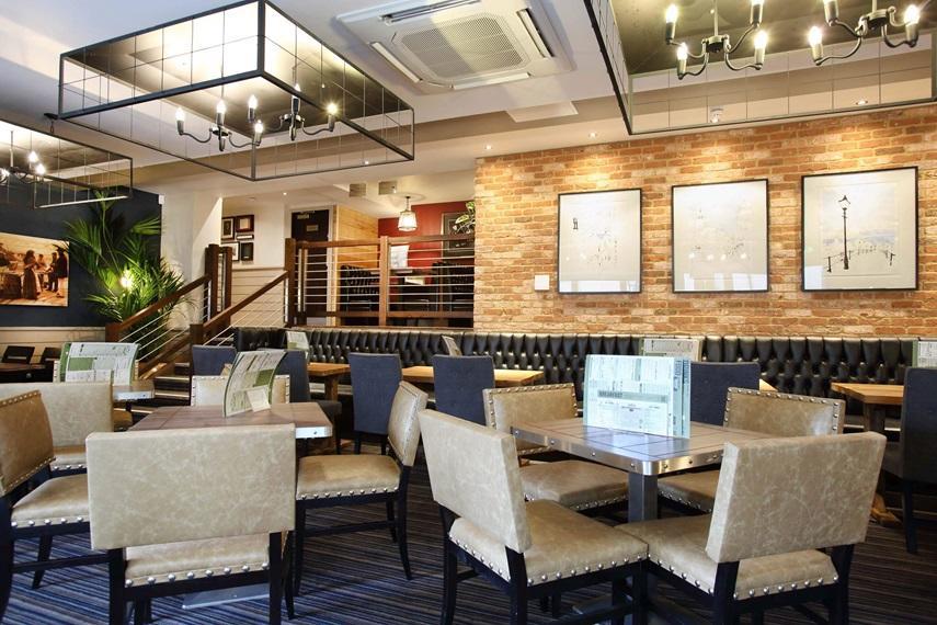 The Angel Hotel Wetherspoon Γουίτμπι Εξωτερικό φωτογραφία