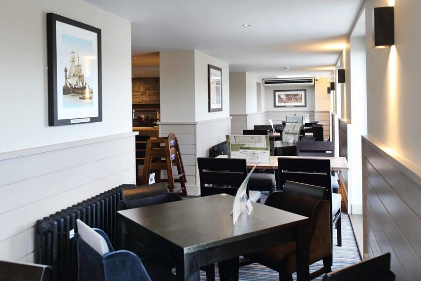The Angel Hotel Wetherspoon Γουίτμπι Εξωτερικό φωτογραφία